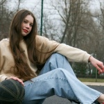 Sportowy szyk na co dzień: jak łączyć wygodę, trendy i własny styl w stylizacjach sportowych